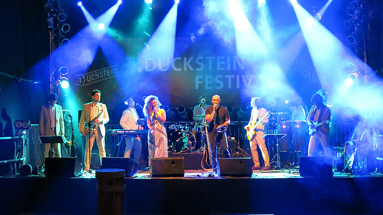 live-01.jpg